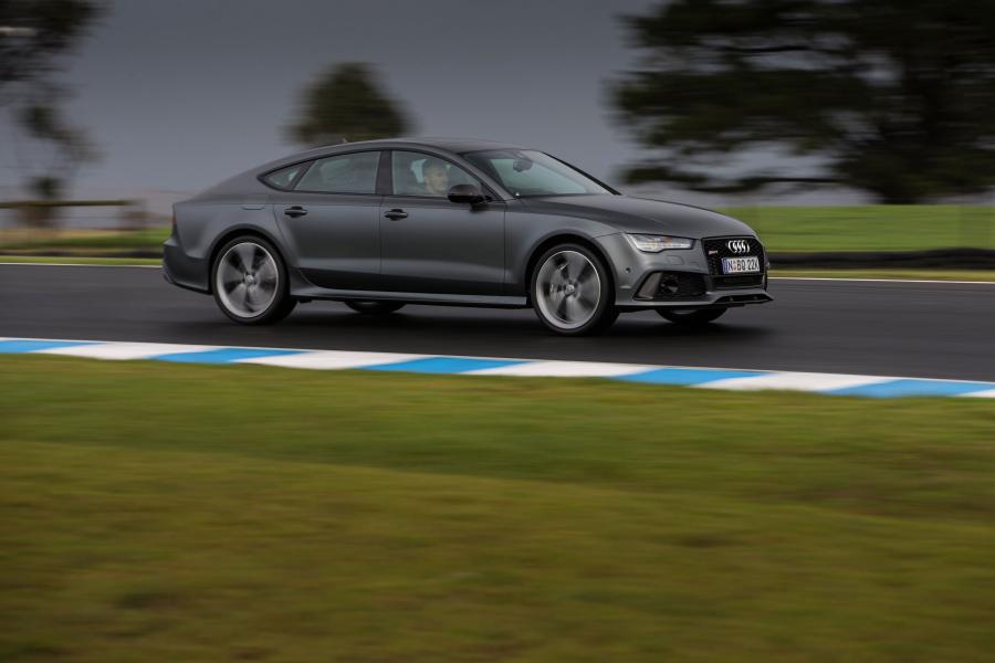  Audi RS7 Sportback 2015 года  (AU) (фото 16 из 18)